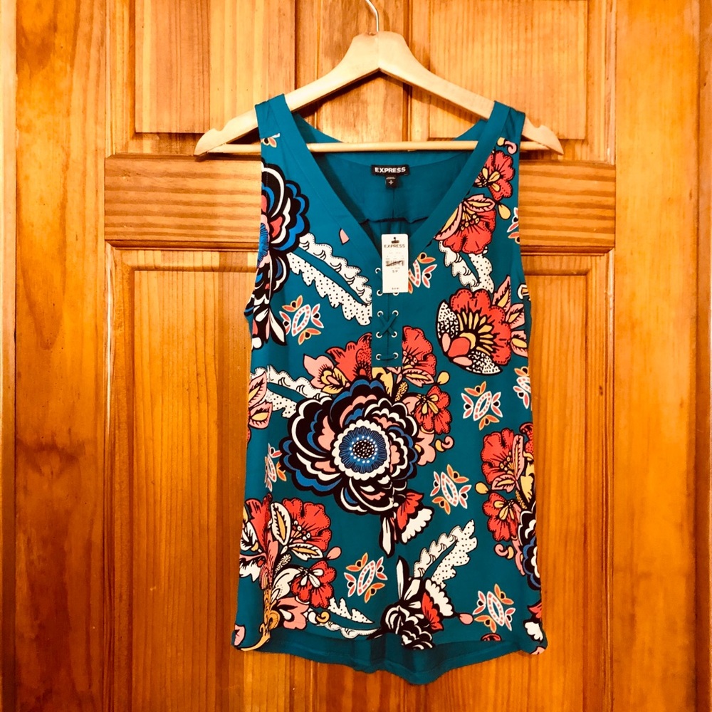 🏷EXPRESS Teal colored Floral Tank
